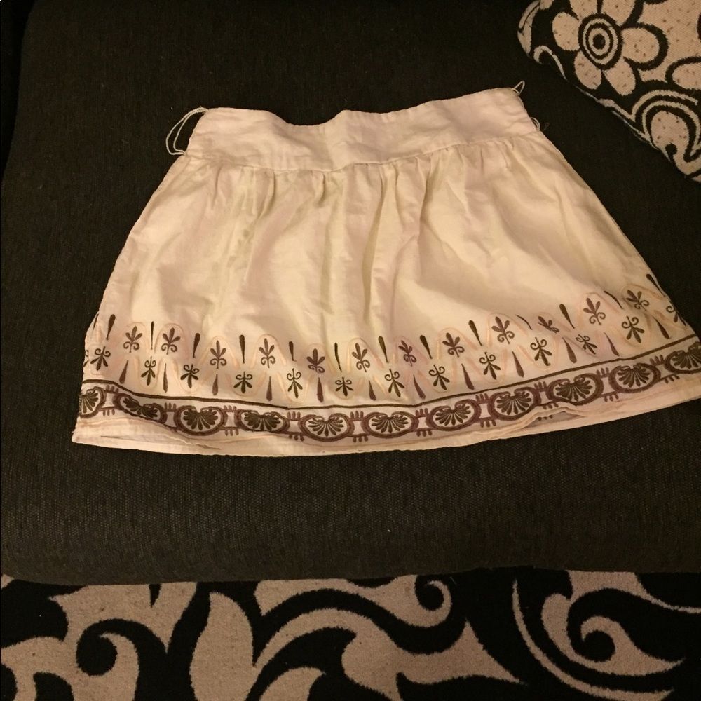🛍Wet Seal embroidered Skirt🛍